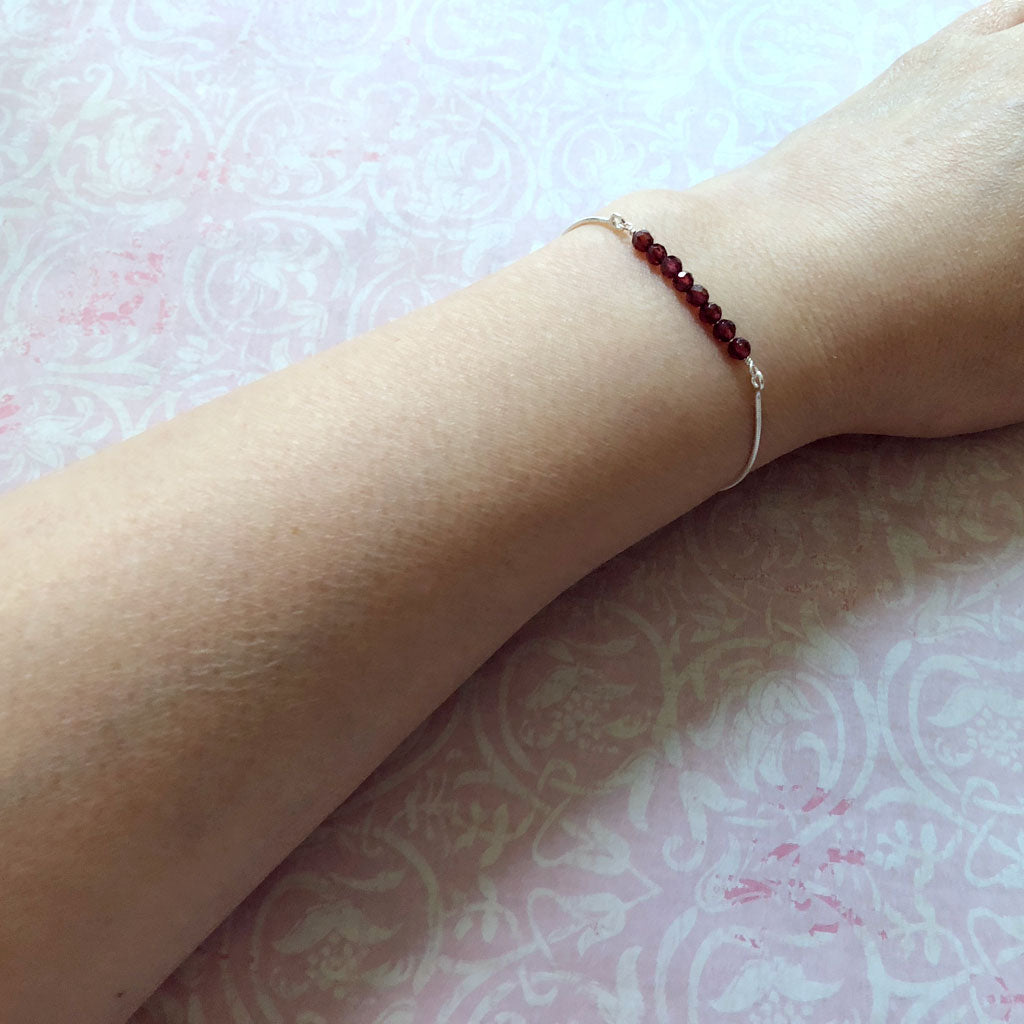 January Garnet bracelet #LJ18001